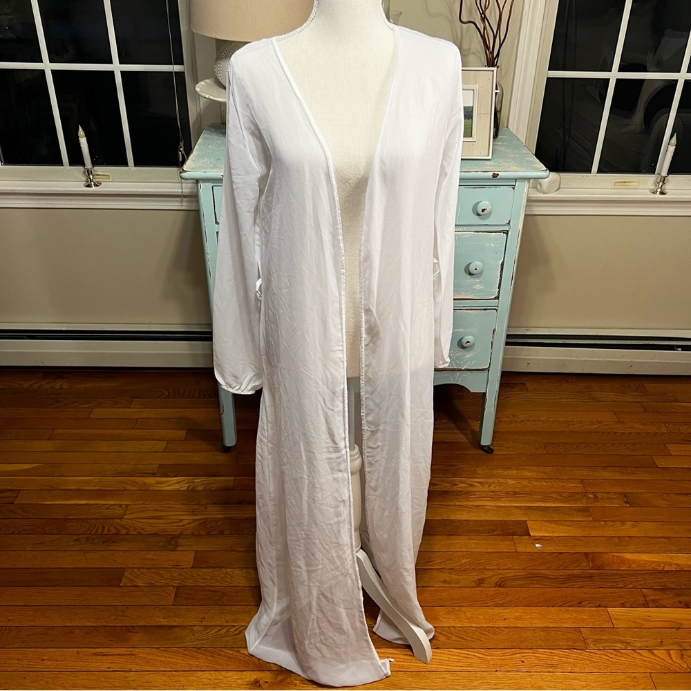 Pretty Little Thing sheer cover up or robe. White. D20 NWT
